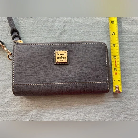 NWOT Dooney & Bourke Gray Wallet Wristlet with Gold Hardware New without tags - Picture 9 of 9